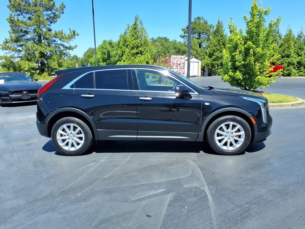 Used 2019 Cadillac XT4 Luxury FWD image 2