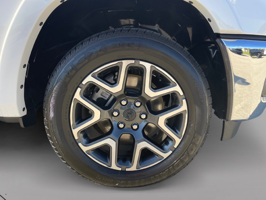 Used 2026 RAM 1500 Laramie AWD/4WD image 9