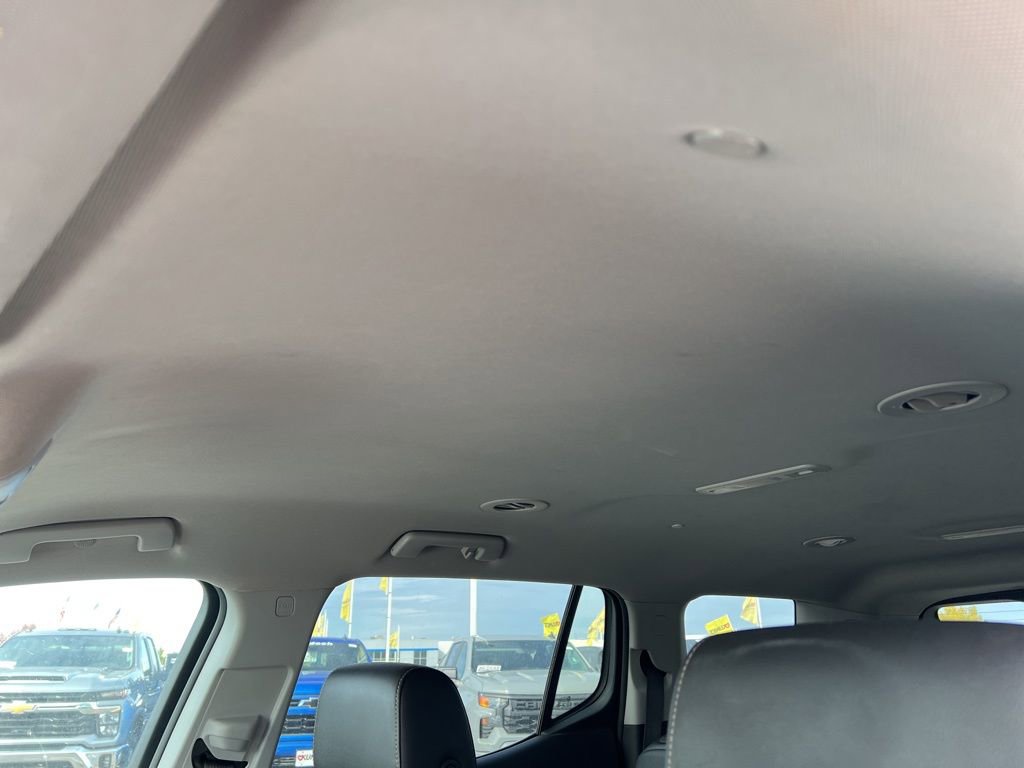 Used 2023 GMC Acadia SLT image 11