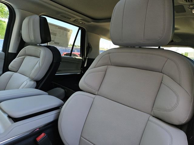 New 2026 Lincoln Navigator Reserve image 20