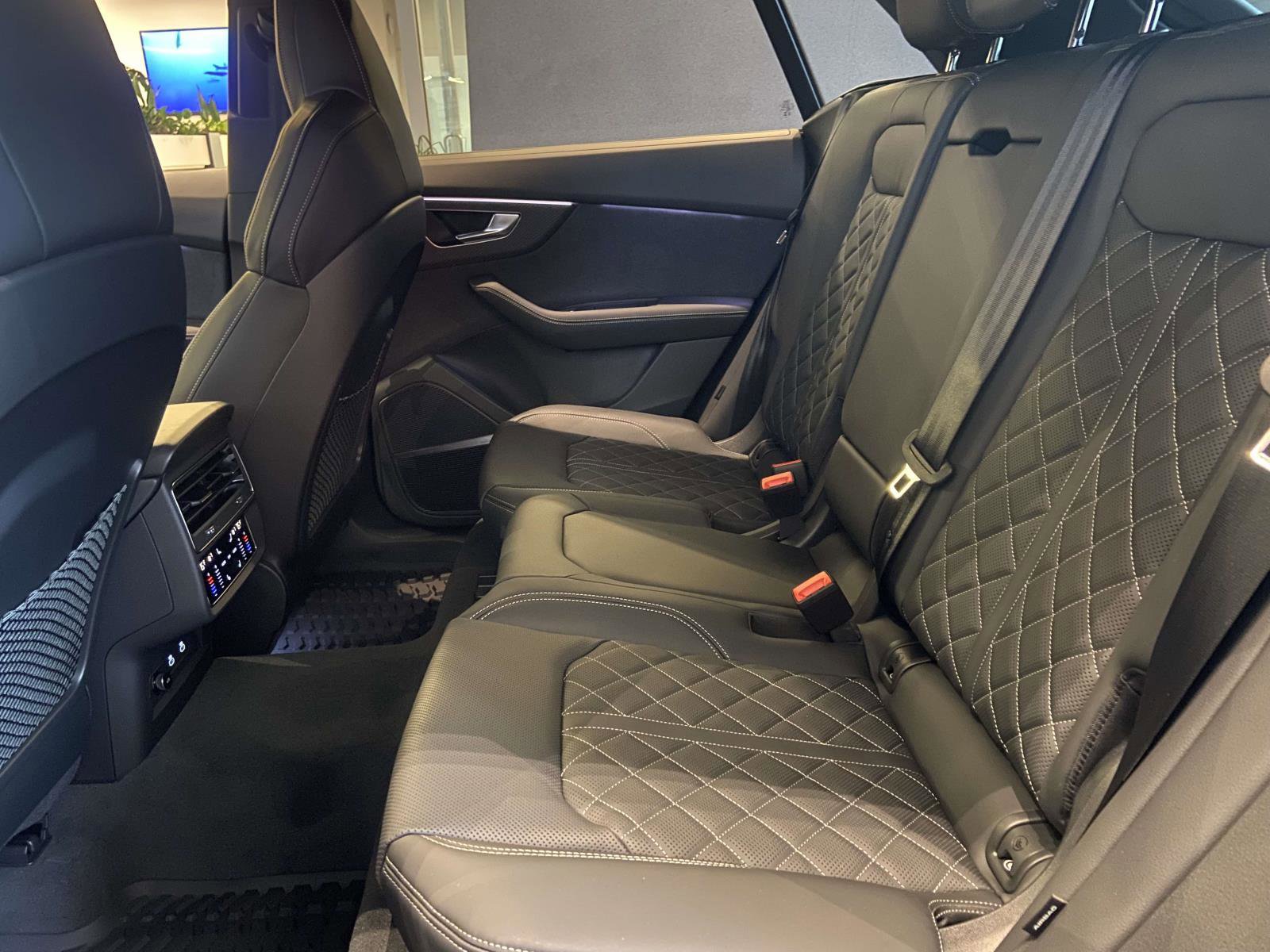 New 2026 Audi SQ8 Prestige image 13