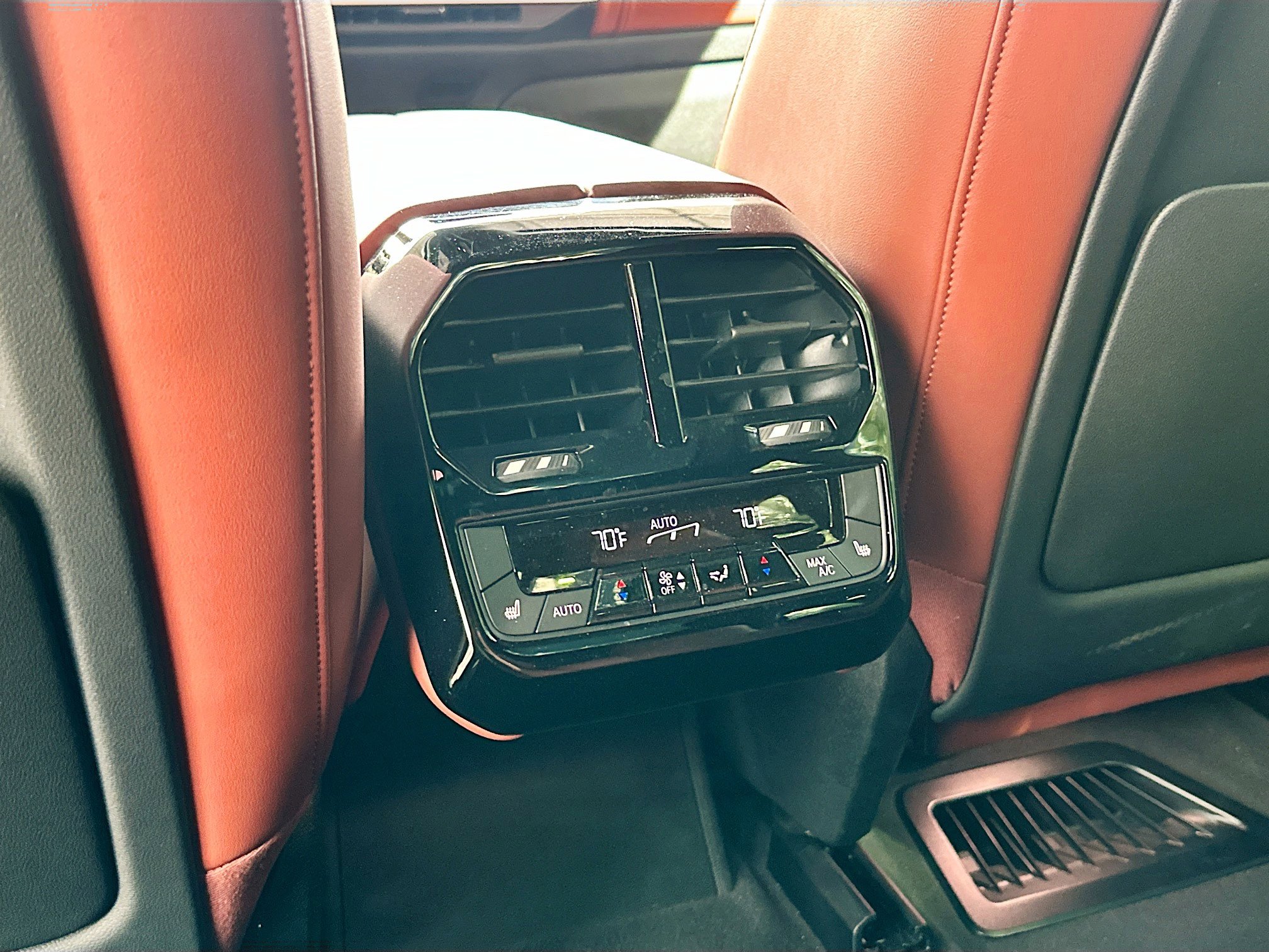 Certified 2022 BMW iX xDrive50 w/ Premium Package image 27