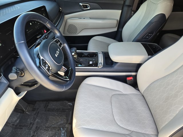 Used 2025 Kia Carnival SX FWD image 16