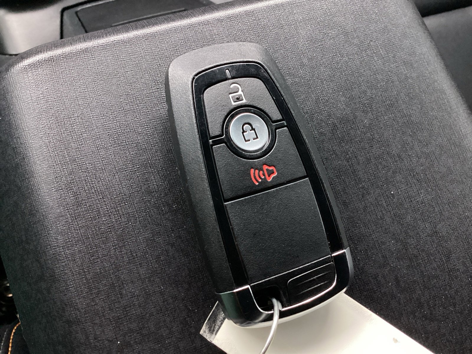Used 2023 Ford Bronco Badlands image 32