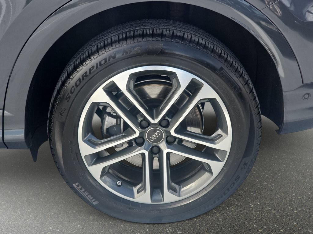 Certified 2025 Audi Q5 Premium w/ Convenience Package AWD/4WD image 27
