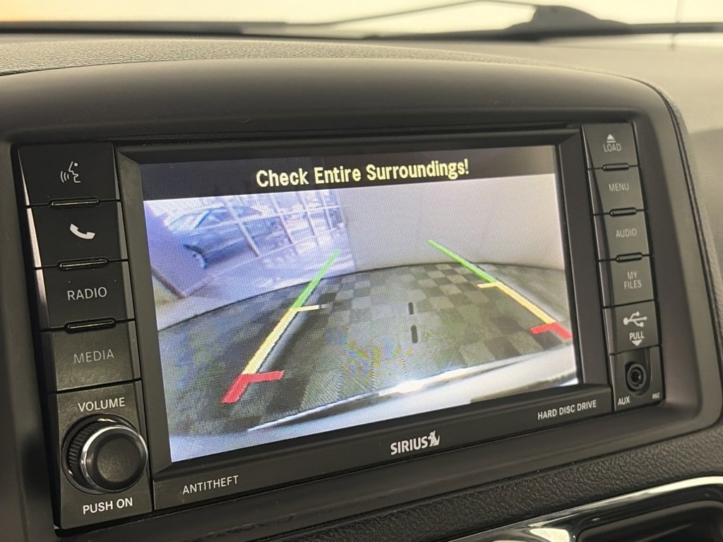 Used 2015 Chrysler Town & Country Touring image 19