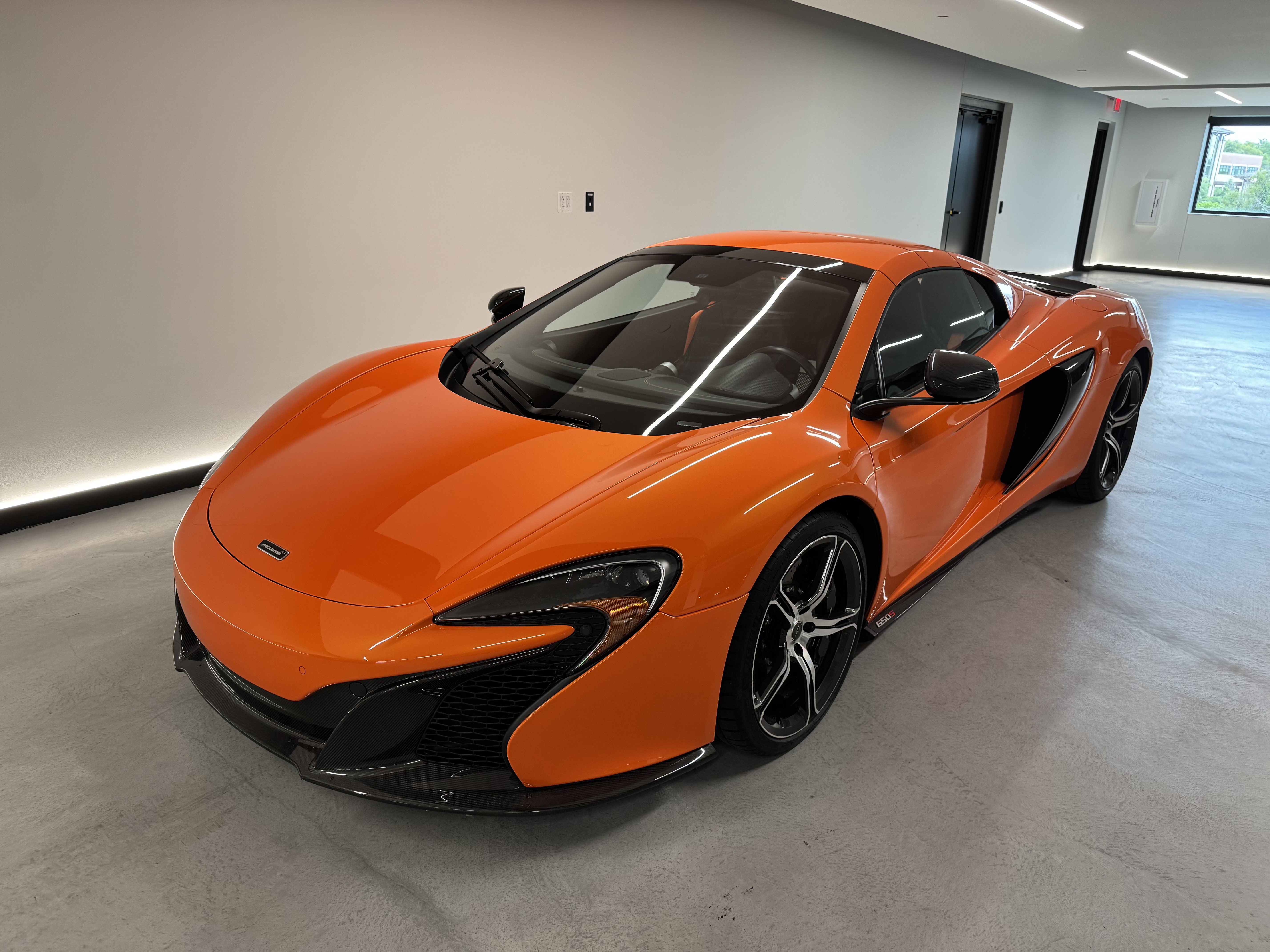 Used 2015 McLaren 650S Spider RWD image 2