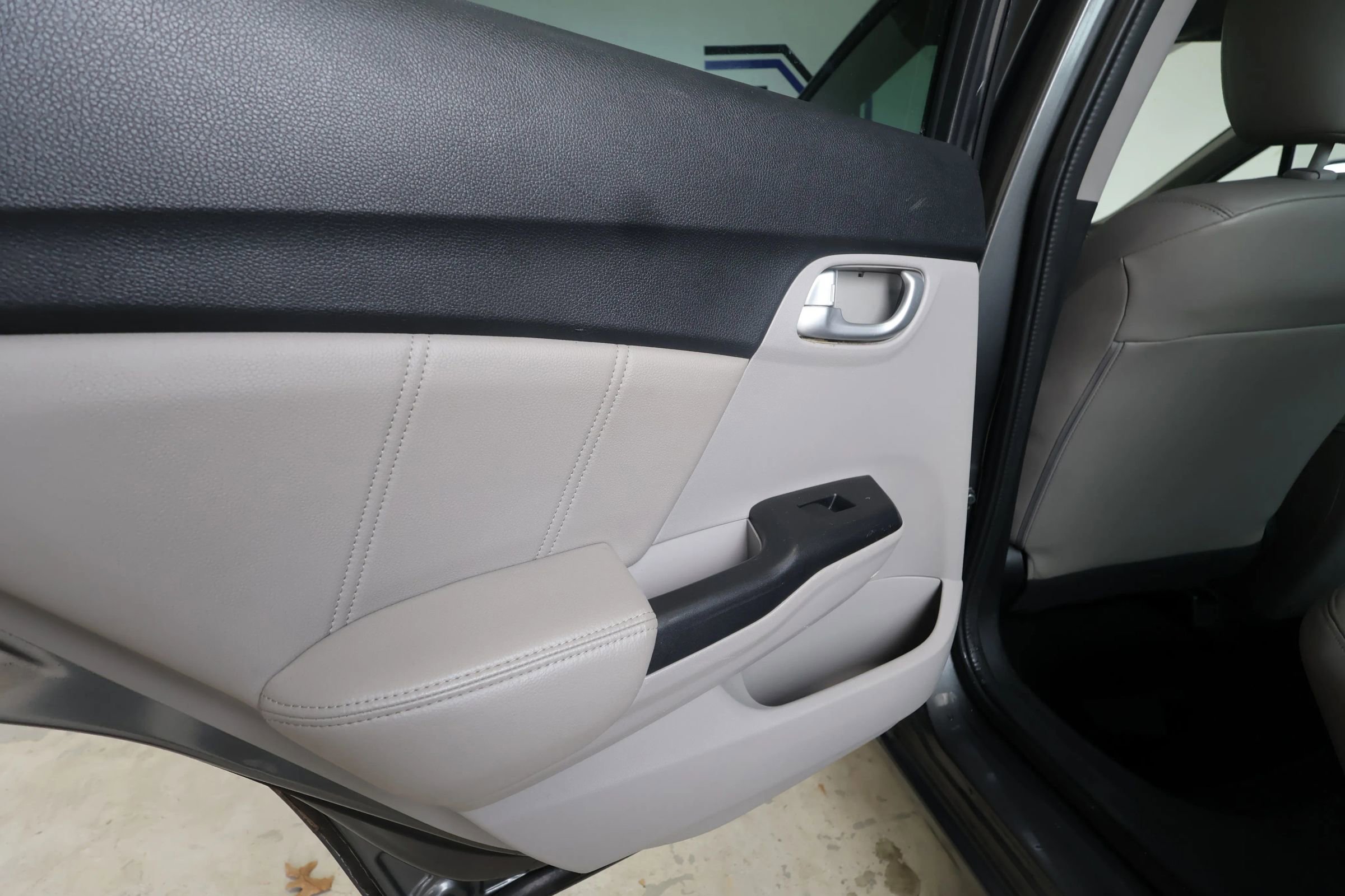 Used 2013 Honda Civic EX-L image 29