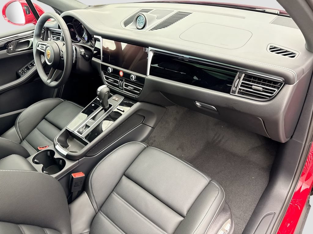 Used 2026 Porsche Macan AWD/4WD image 20
