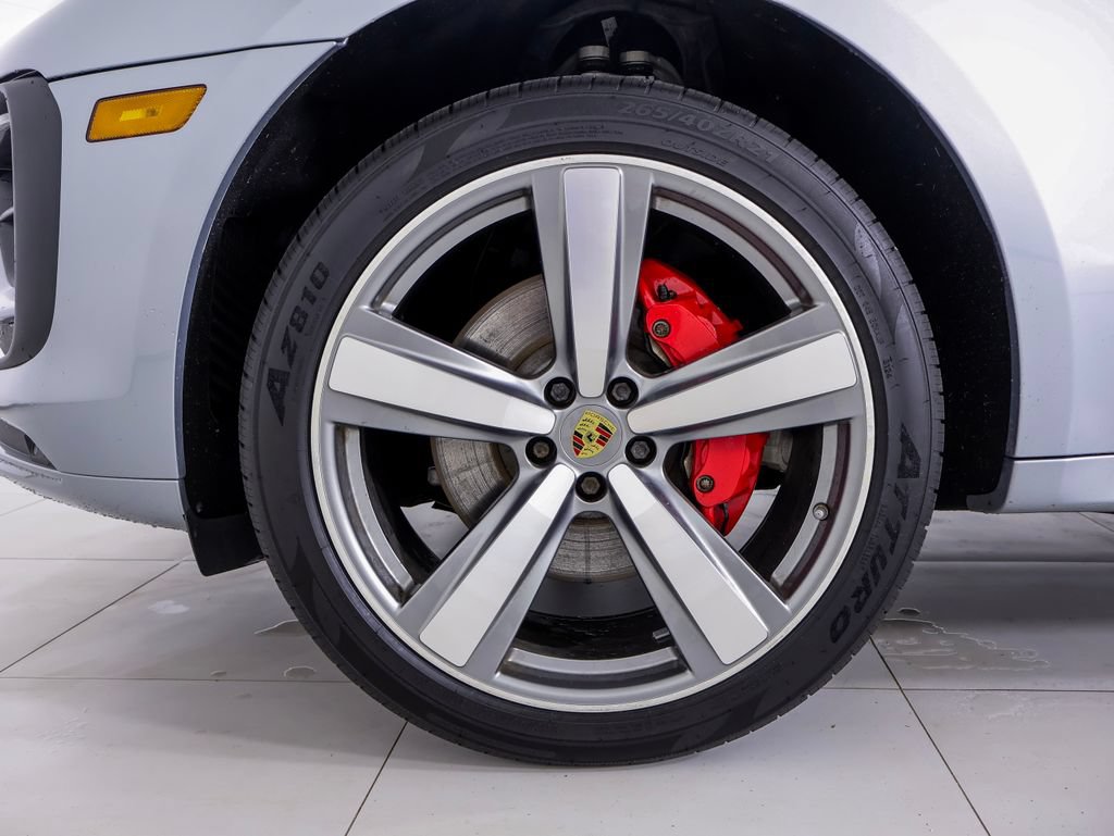 Certified 2022 Porsche Macan S w/ Premium Package Plus AWD/4WD image 30