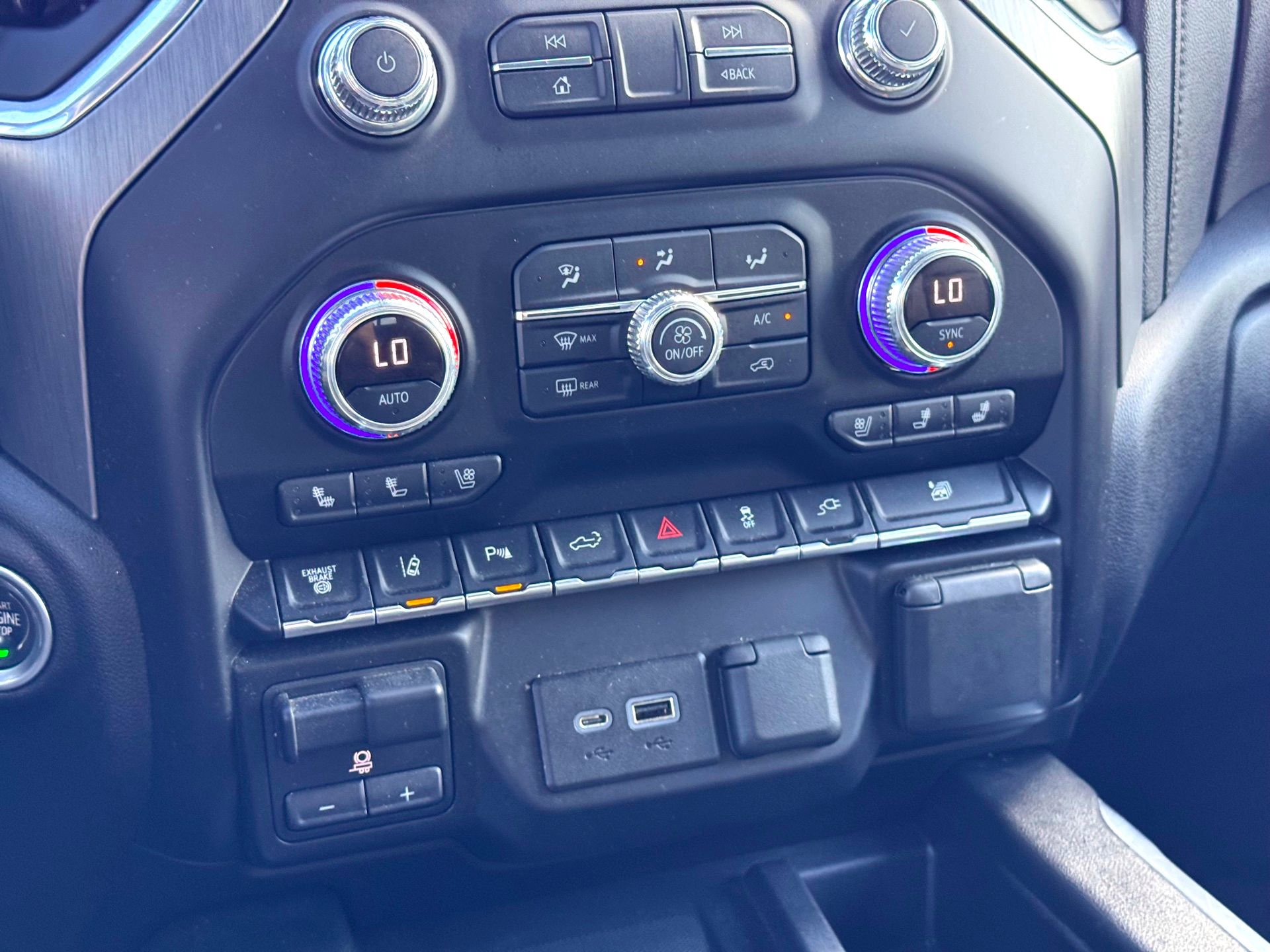 Used 2022 GMC Sierra 3500 Denali image 30