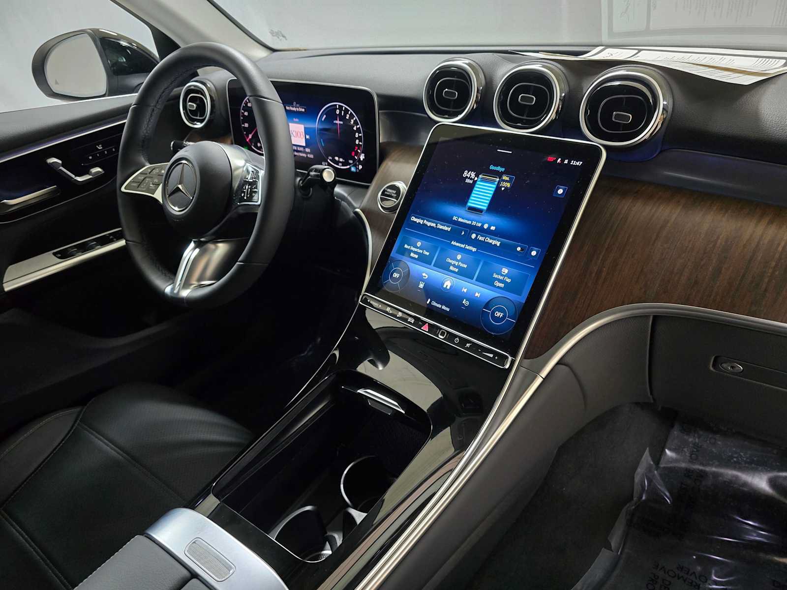Certified 2025 Mercedes-Benz GLC 350e 4MATIC image 10