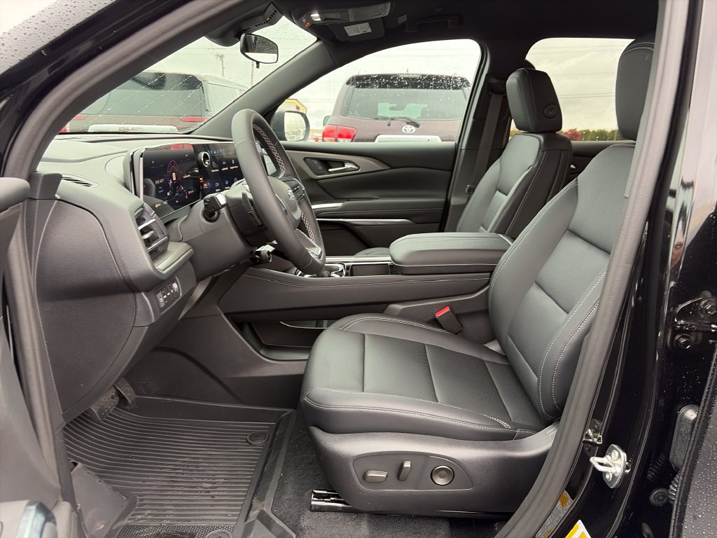 New 2027 Chevrolet Traverse LT w/ Midnight/Sport Edition AWD/4WD image 16