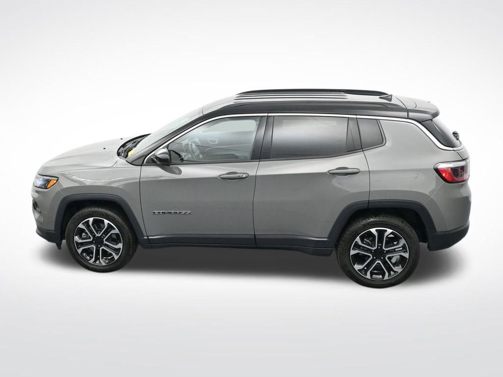 Used 2024 Jeep Compass Limited image 29