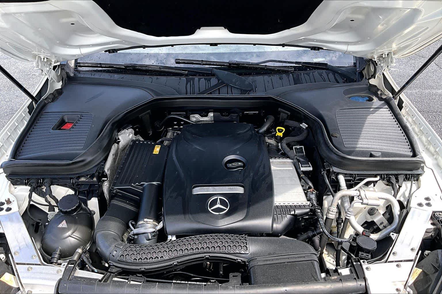 Used 2017 Mercedes-Benz GLC 300 4MATIC image 32