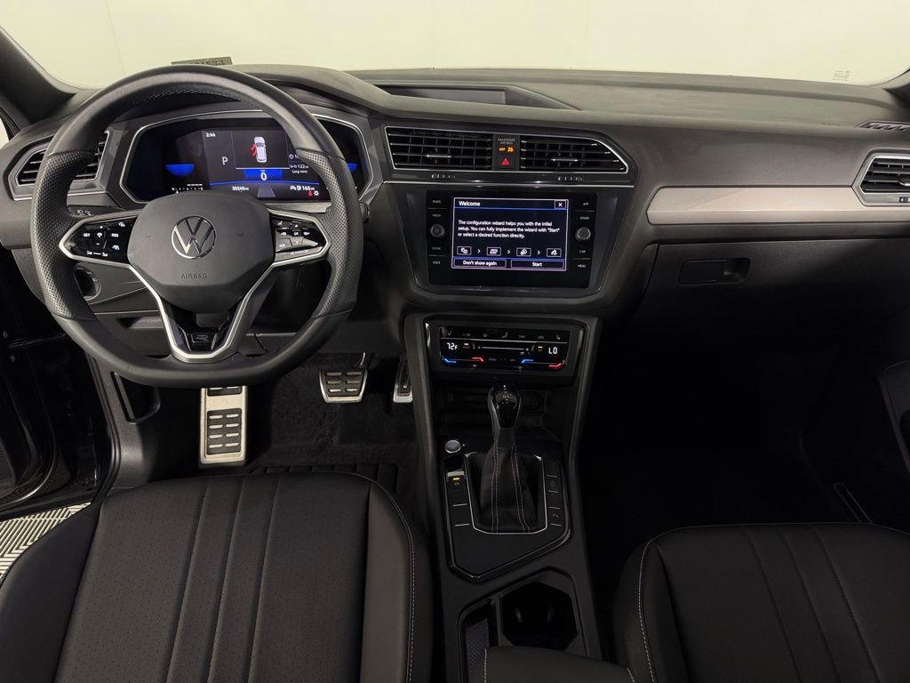 Used 2022 Volkswagen Tiguan SE R-Line image 12