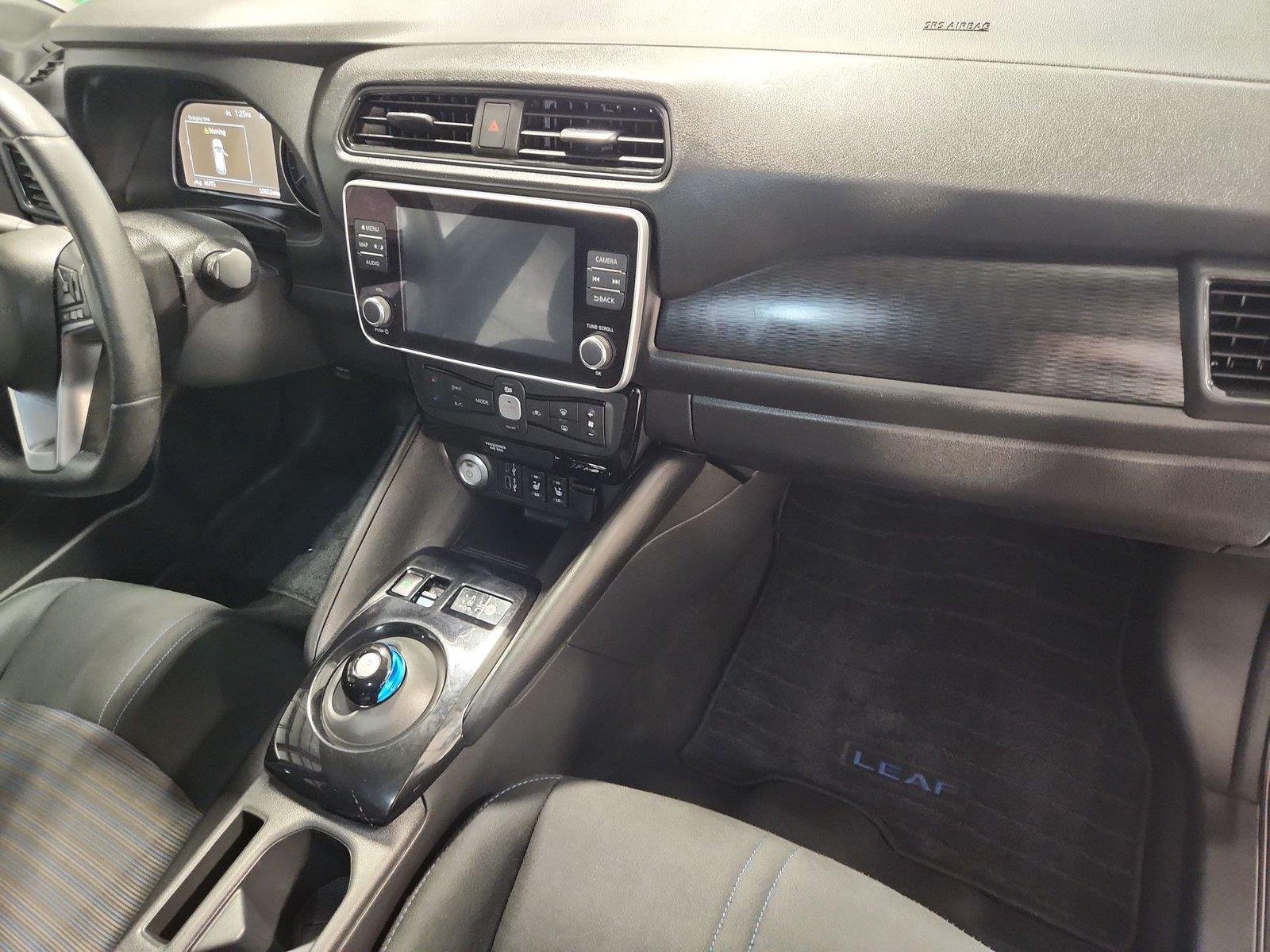Used 2022 Nissan Leaf SV FWD image 20