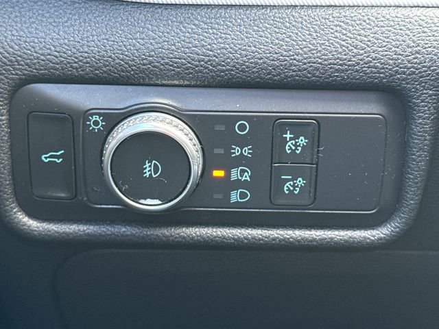 Used 2020 Ford Explorer XLT w/ Equipment Group 202A image 33