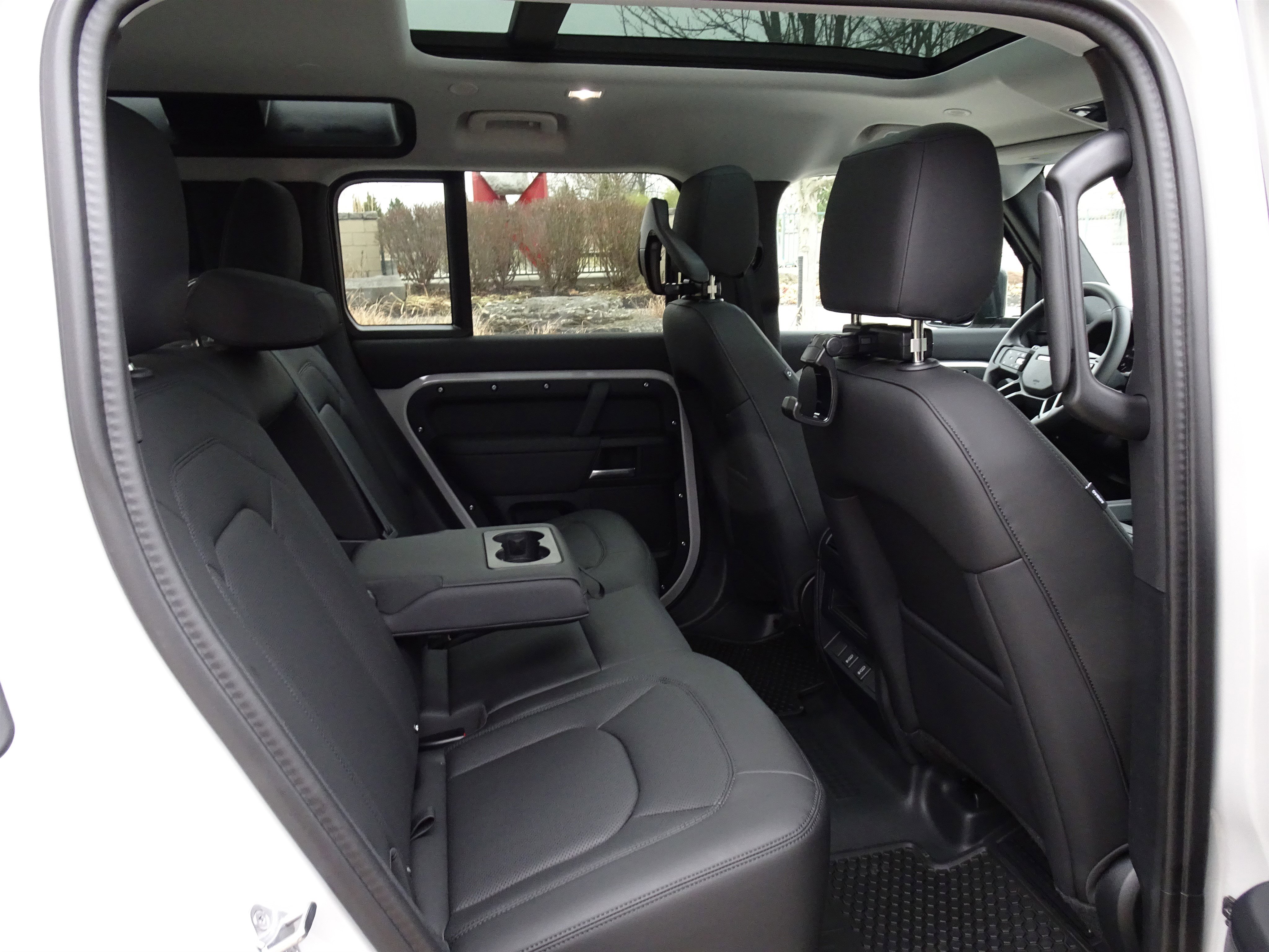 New 2026 Land Rover Defender 110 S image 18