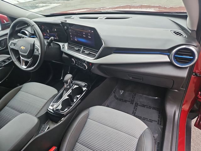 Used 2025 Chevrolet Trax LT w/ LT Convenience Package image 26