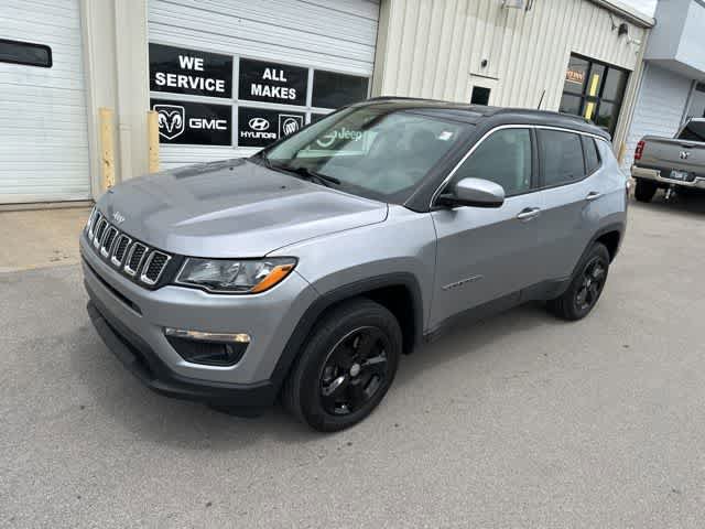 Used 2018 Jeep Compass Latitude w/ Popular Equipment Group AWD/4WD image 13