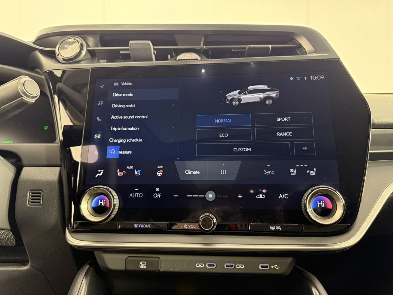 Used 2024 Lexus RZ 300e Premium w/ Accessory Package (Z1) image 20