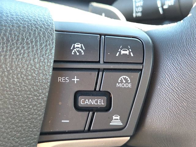 Used 2025 Toyota Camry SE image 28