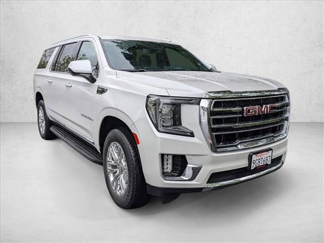 Used 2023 GMC Yukon XL SLT AWD/4WD image 3