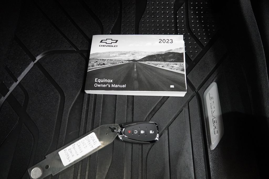 Used 2023 Chevrolet Equinox LS w/ LS Convenience Package image 27
