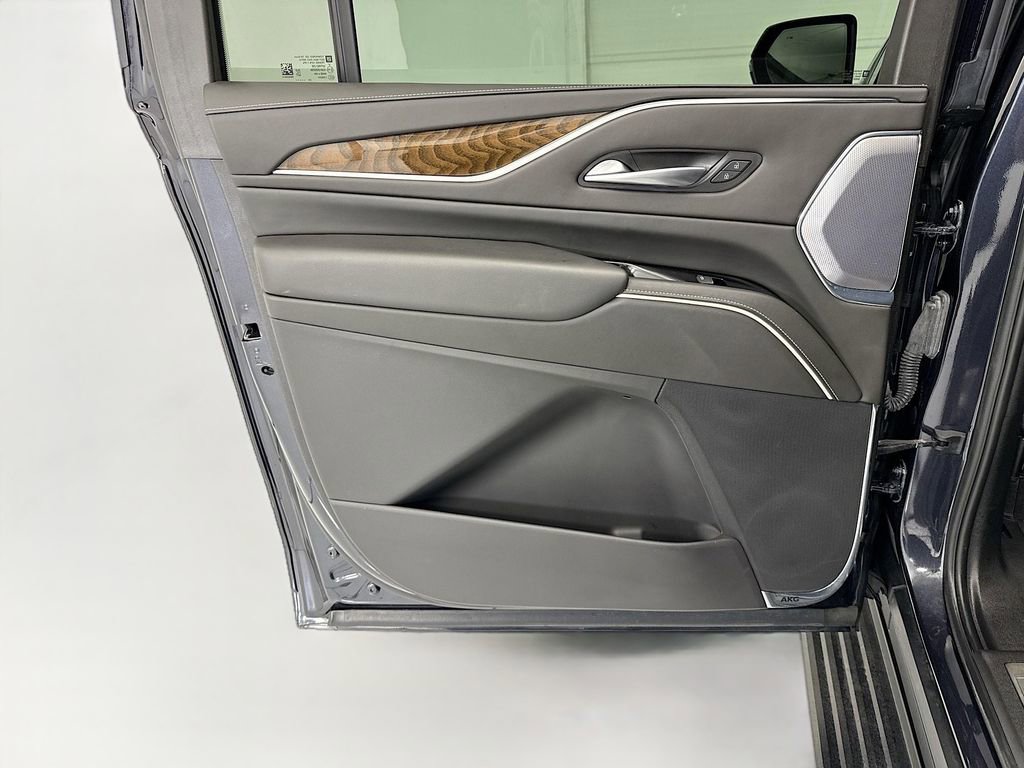 Used 2023 Cadillac Escalade ESV Sport Platinum w/ LPO, ONYX Package image 25