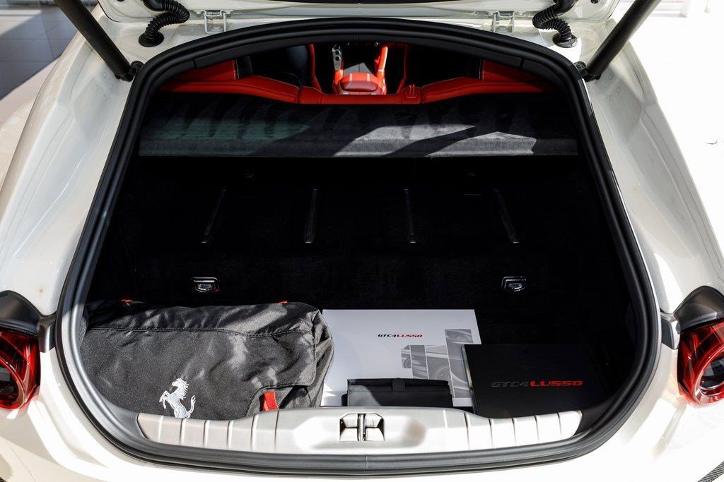 Used 2019 Ferrari GTC4Lusso image 40