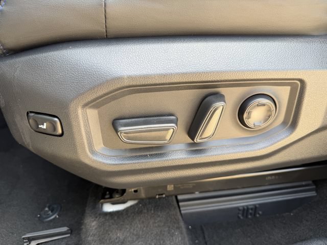 Used 2024 Toyota Sequoia Platinum AWD/4WD image 29