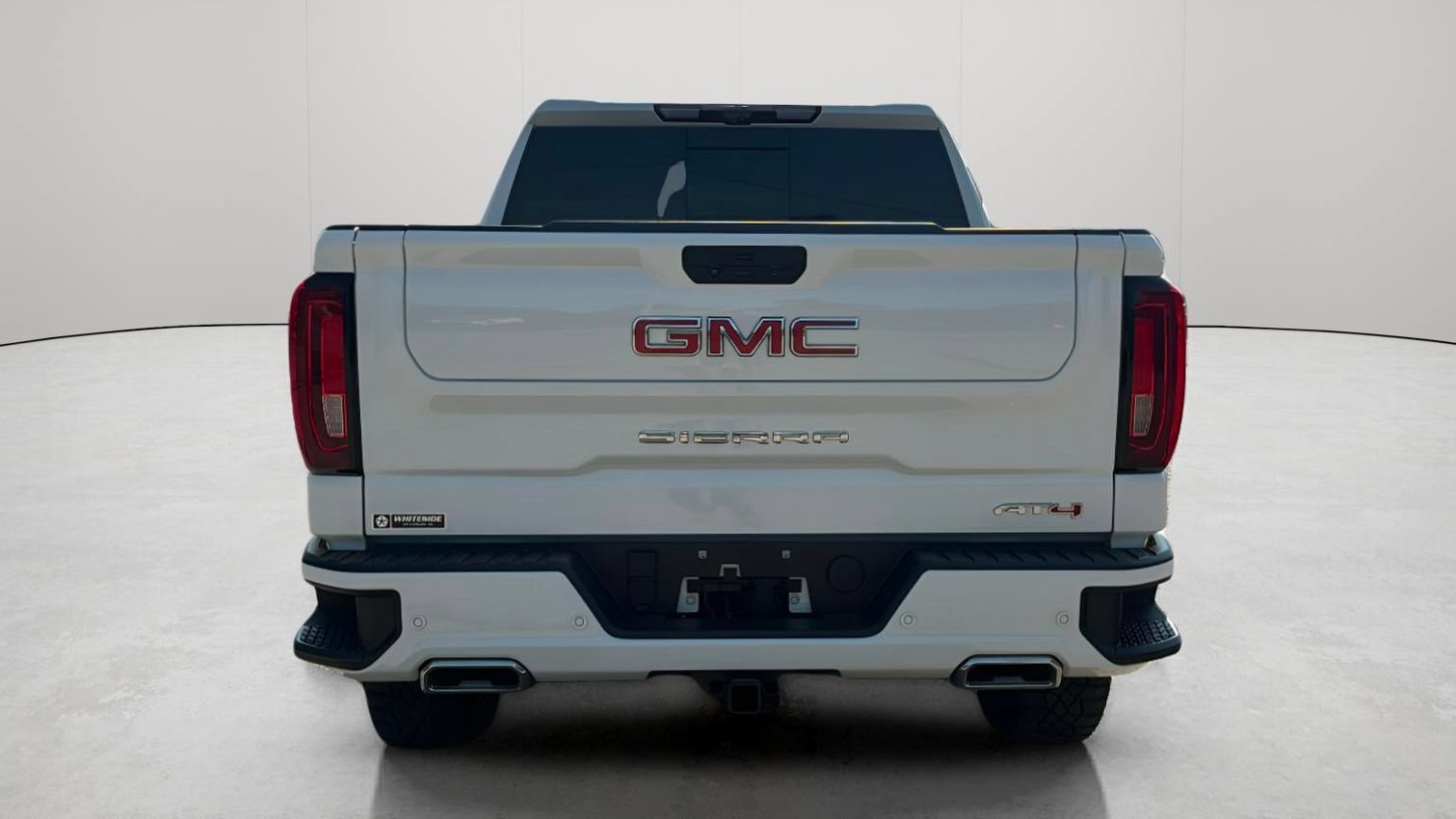 Used 2023 GMC Sierra 1500 AT4 w/ Technology Package AWD/4WD image 5