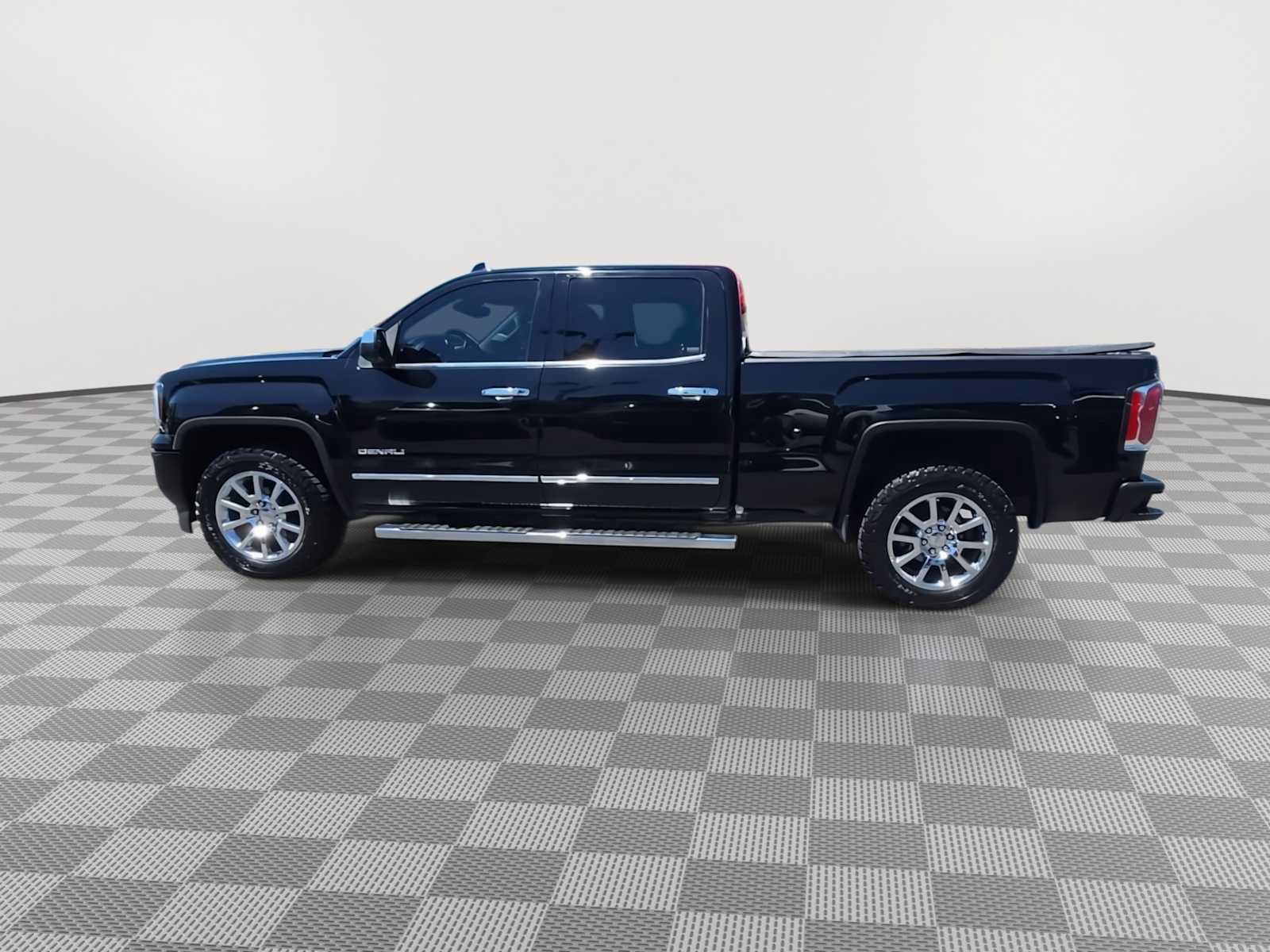 Used 2018 GMC Sierra 1500 Denali AWD/4WD image 5
