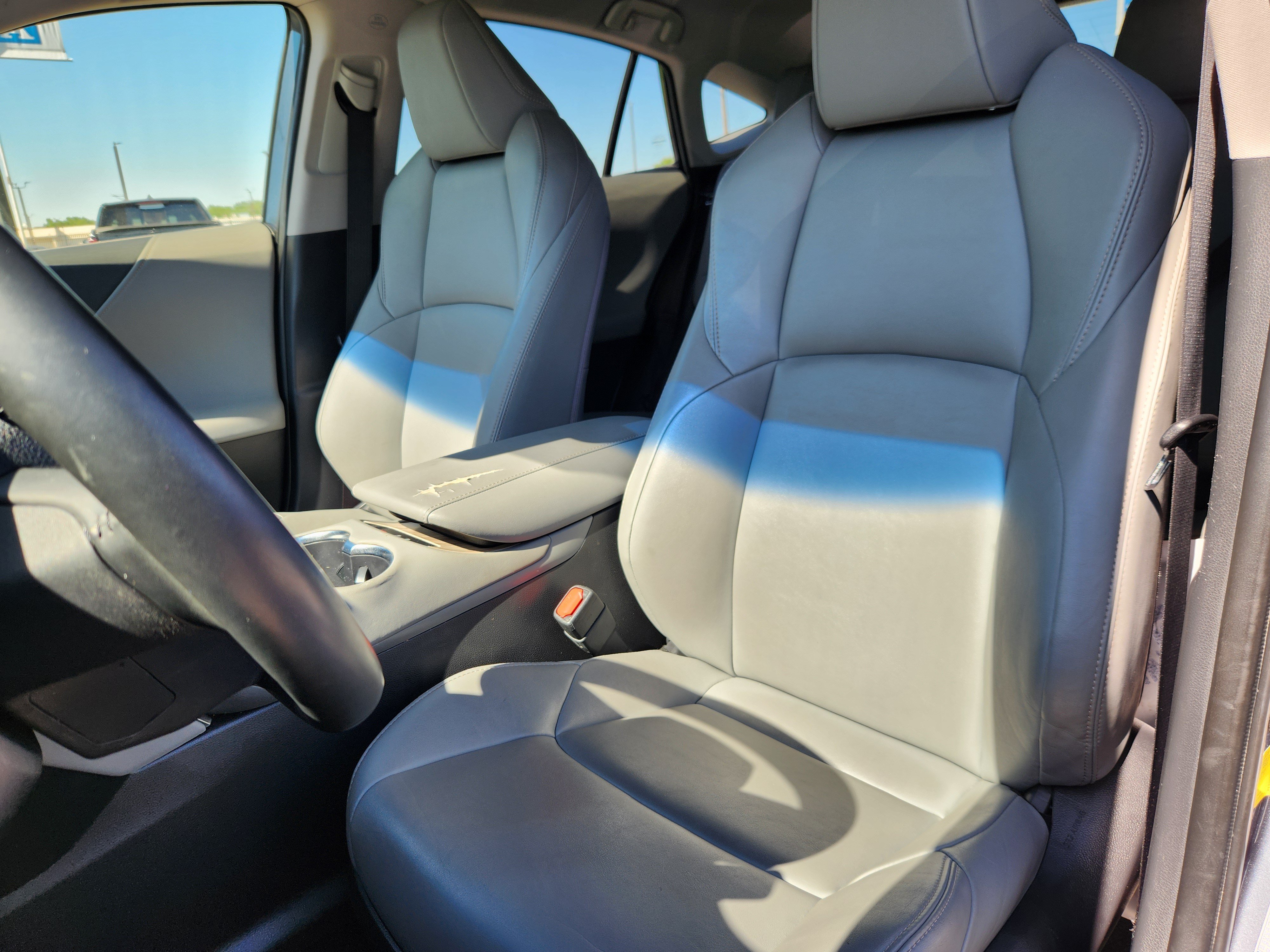 Used 2022 Toyota Venza XLE AWD/4WD image 7