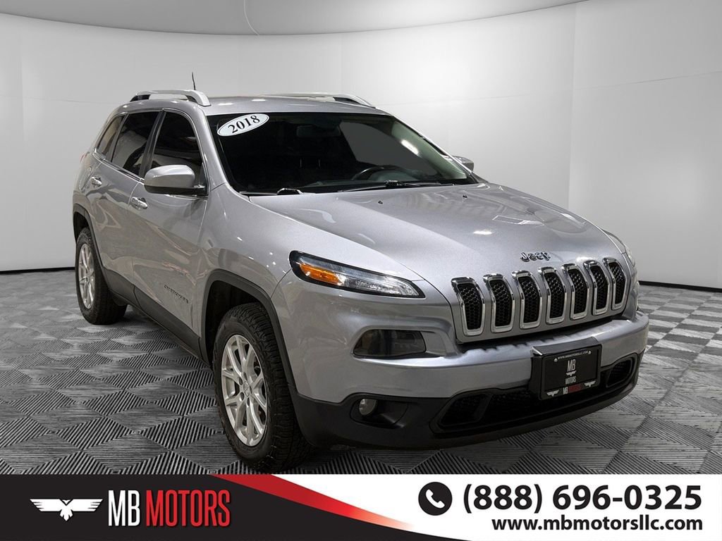 Used 2018 Jeep Cherokee Latitude w/ Cold Weather Group image 1