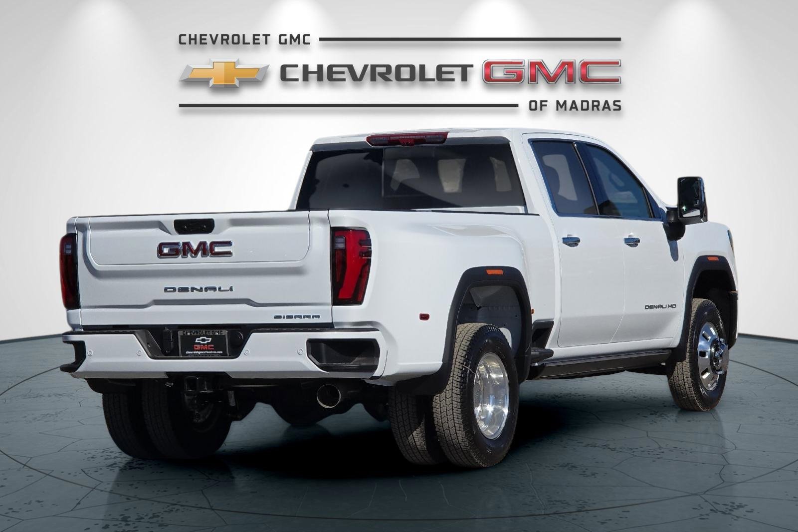 New 2026 GMC Sierra 3500 Denali w/ Denali Reserve Package image 3