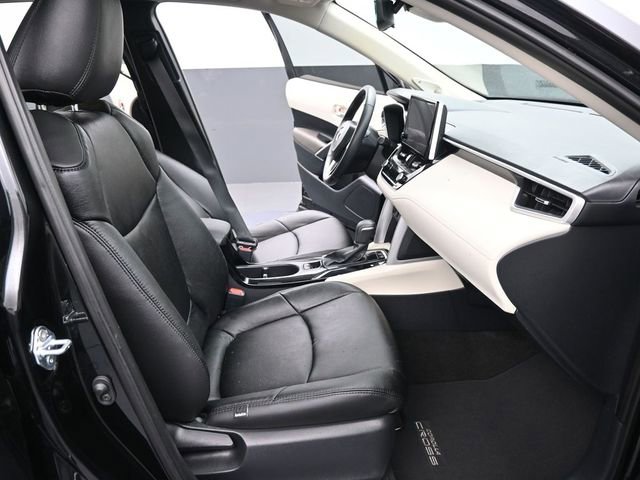 Used 2024 Toyota Corolla Cross XLE w/ Convenience Package image 14