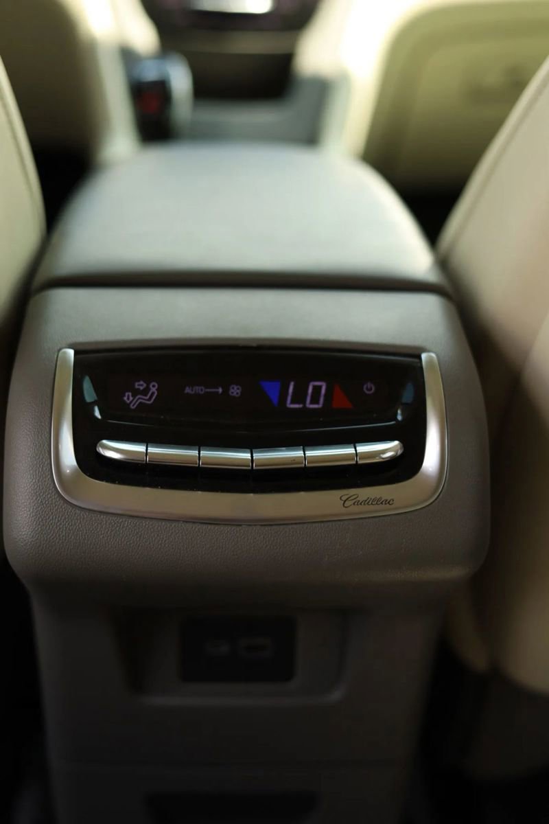 Used 2020 Cadillac XT6 Premium Luxury image 33