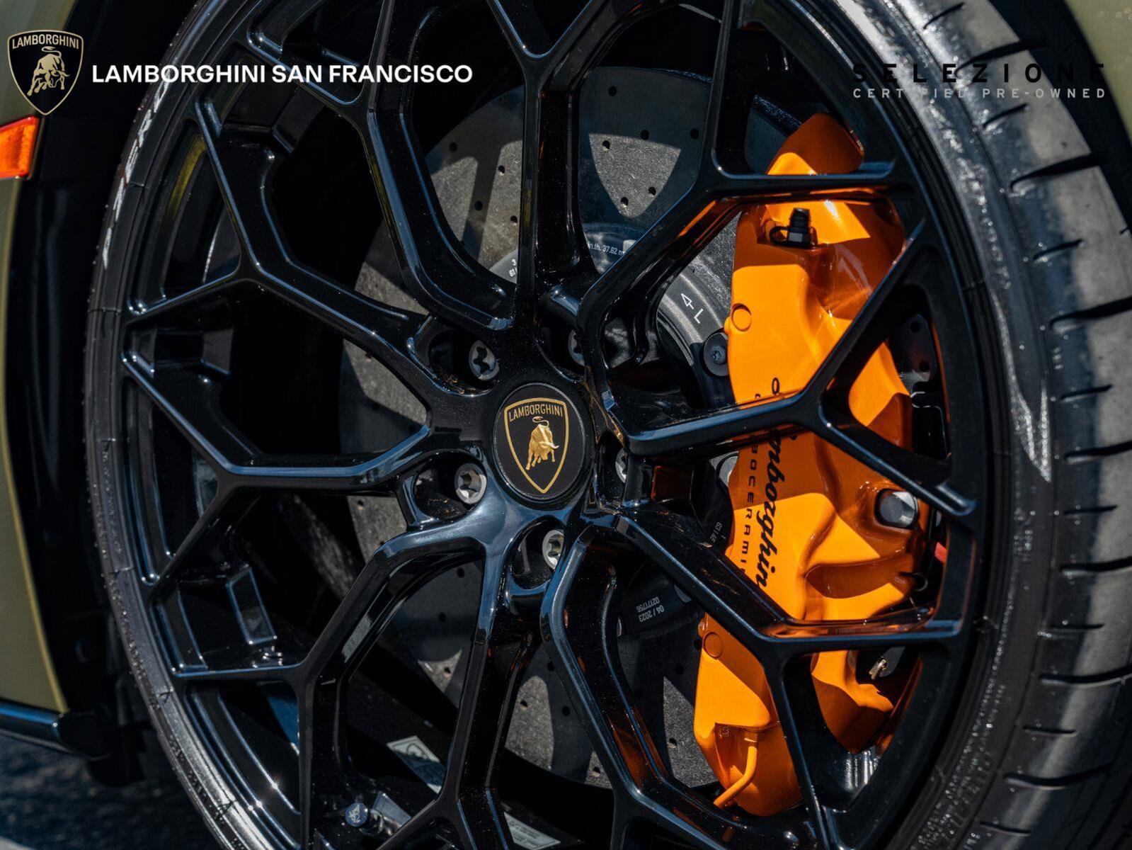 Used 2023 Lamborghini Huracan EVO RWD image 17
