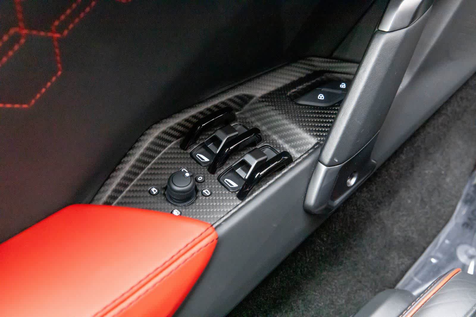 Used 2024 Lamborghini Revuelto AWD/4WD image 31