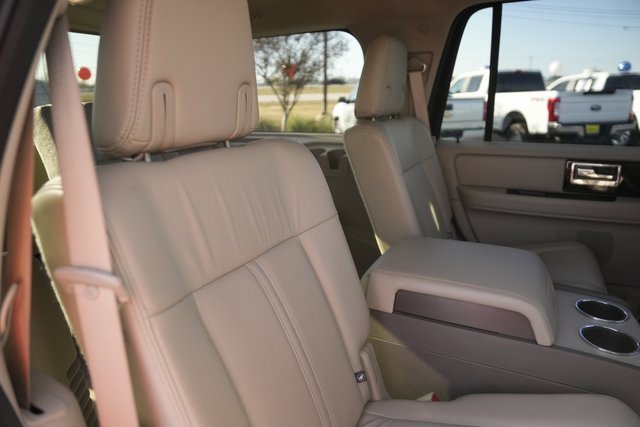 Used 2017 Lincoln Navigator Select image 19