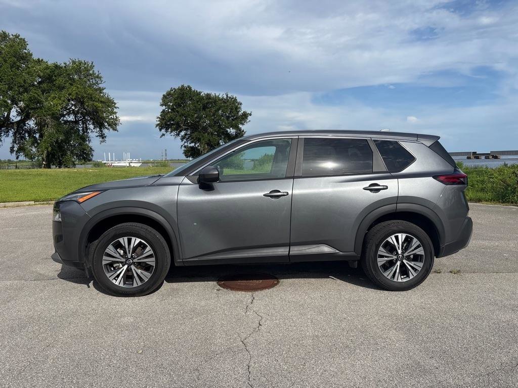 Used 2023 Nissan Rogue SV image 4