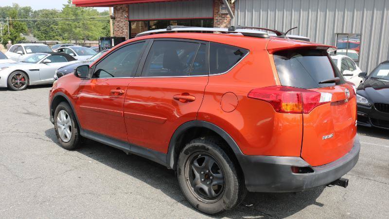Used 2015 Toyota RAV4 LE AWD/4WD image 5
