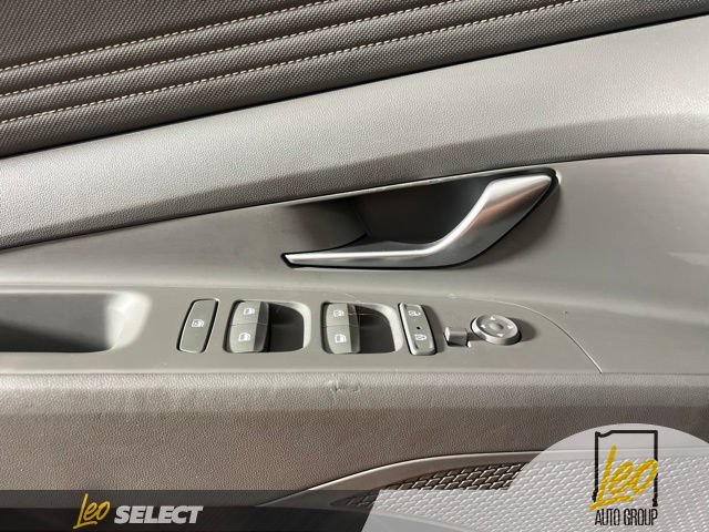 Used 2022 Hyundai Elantra SEL w/ Convenience + Premium Package FWD image 29