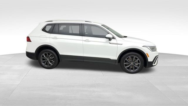 Certified 2022 Volkswagen Tiguan SE w/ Panoramic Sunroof Package image 10