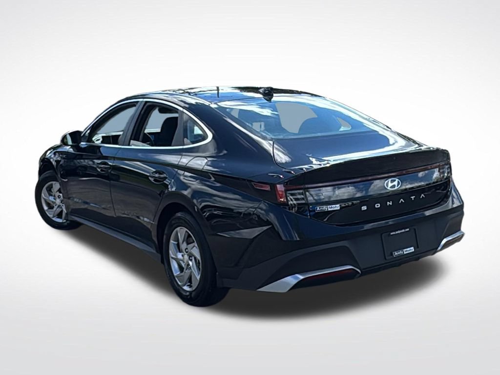 Used 2025 Hyundai Sonata SE FWD image 5