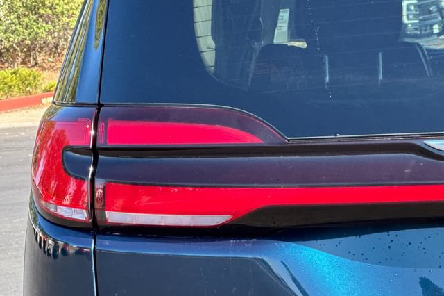 Used 2022 Chrysler Pacifica Touring-L FWD image 48