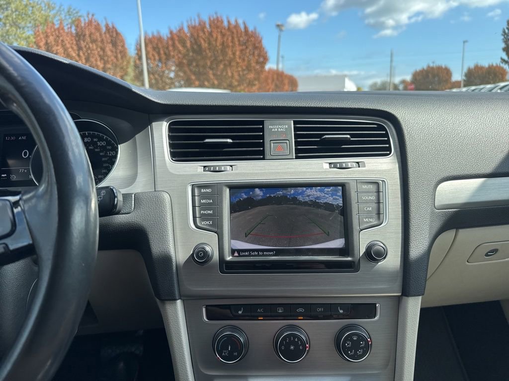 Used 2016 Volkswagen Golf SE image 30