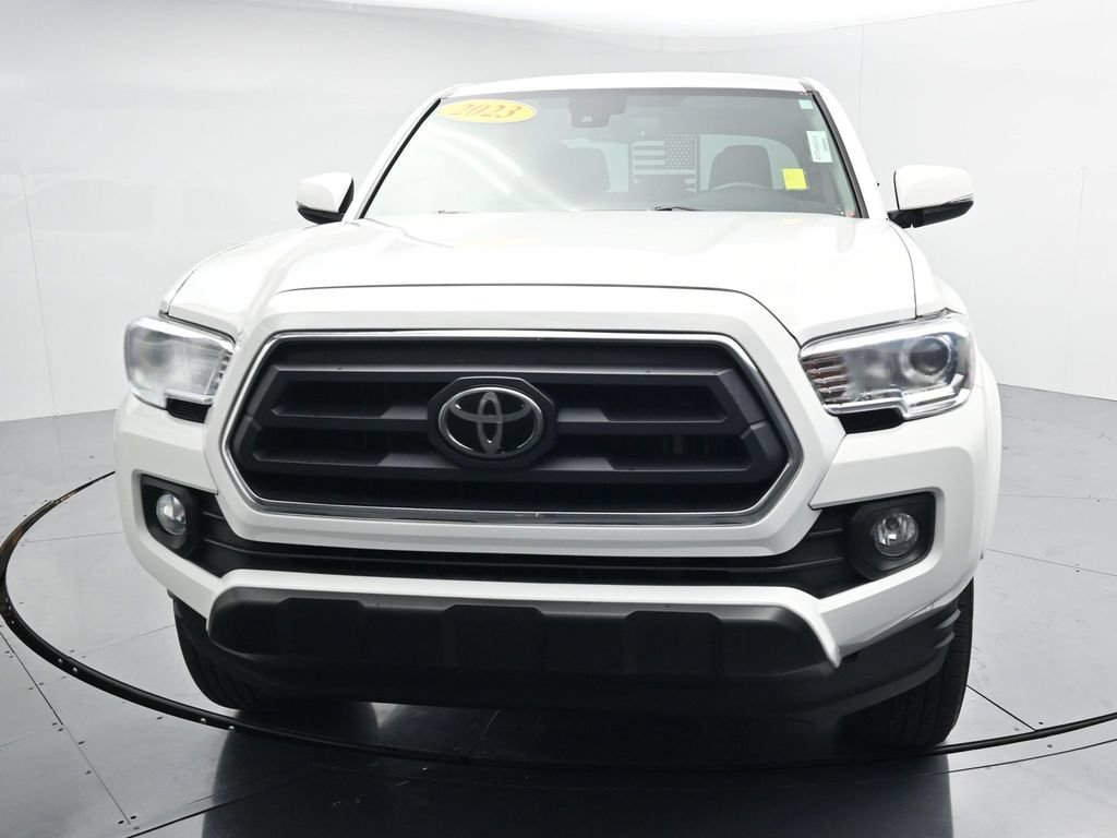 Used 2023 Toyota Tacoma SR5 w/ Technology Package AWD/4WD image 3